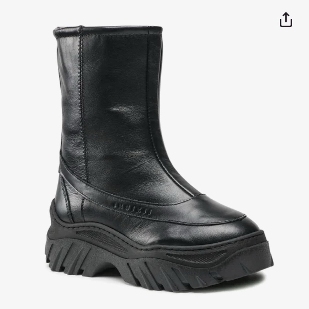 Inuikii Black Trekking High Boots